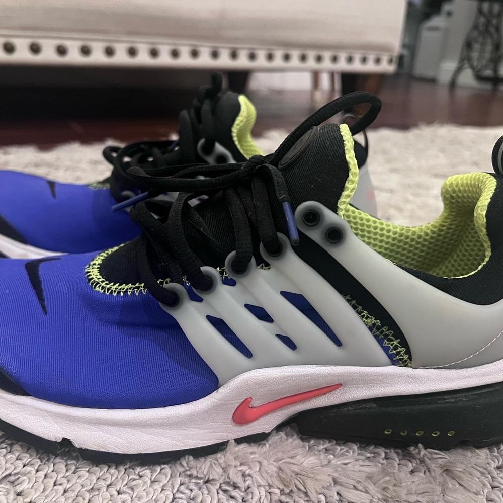 Nike Presto Blue and Black mens sneakers. Size 10. Great condition.